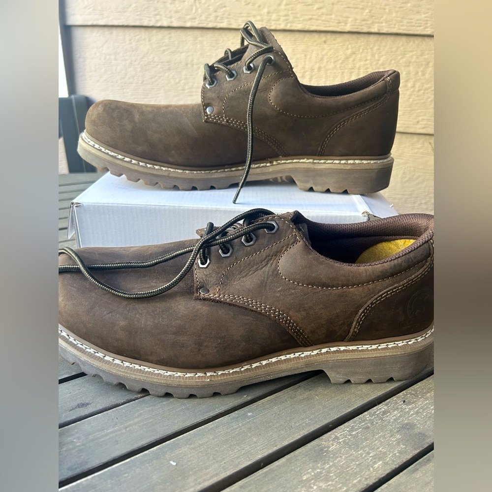 ELM WOODS Men’s dress shoes. On dark brown Swede. Worn twice only. Size 13